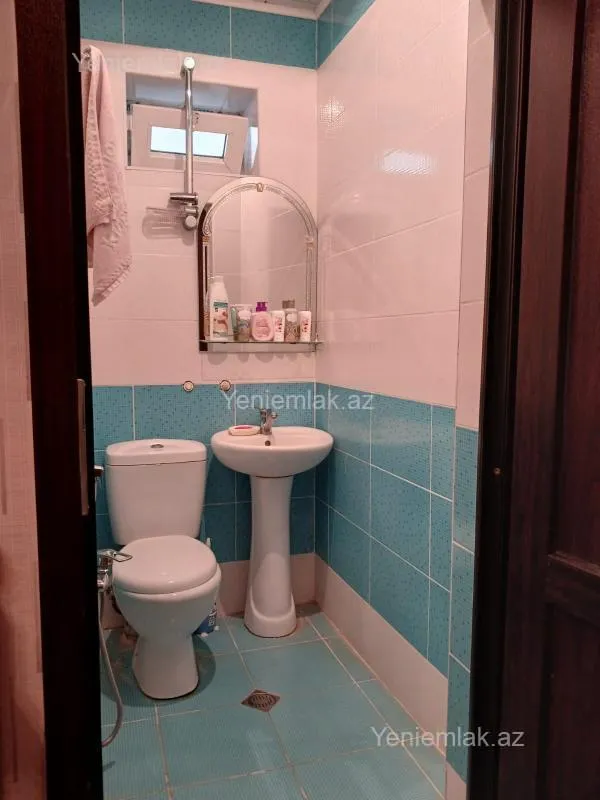 Satılır 5 otaqlı həyət evi 280 m²