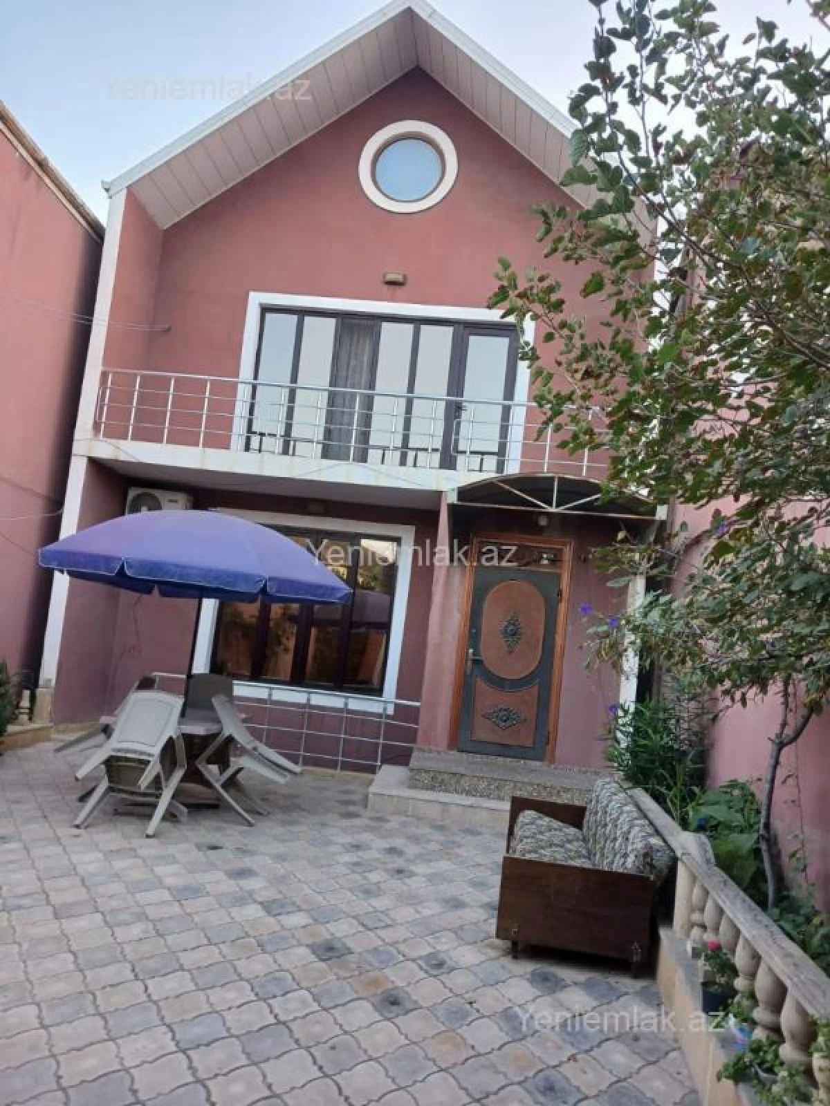 Satılır 5 otaqlı həyət evi 280 m²