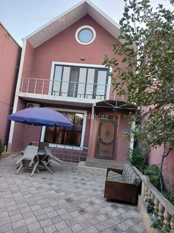 Satılır 5 otaqlı həyət evi 280 m²