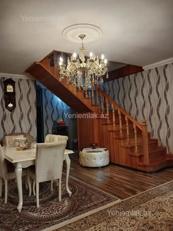 Satılır 5 otaqlı həyət evi 280 m²