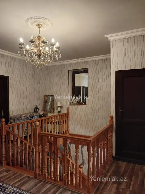 Satılır 5 otaqlı həyət evi 280 m²