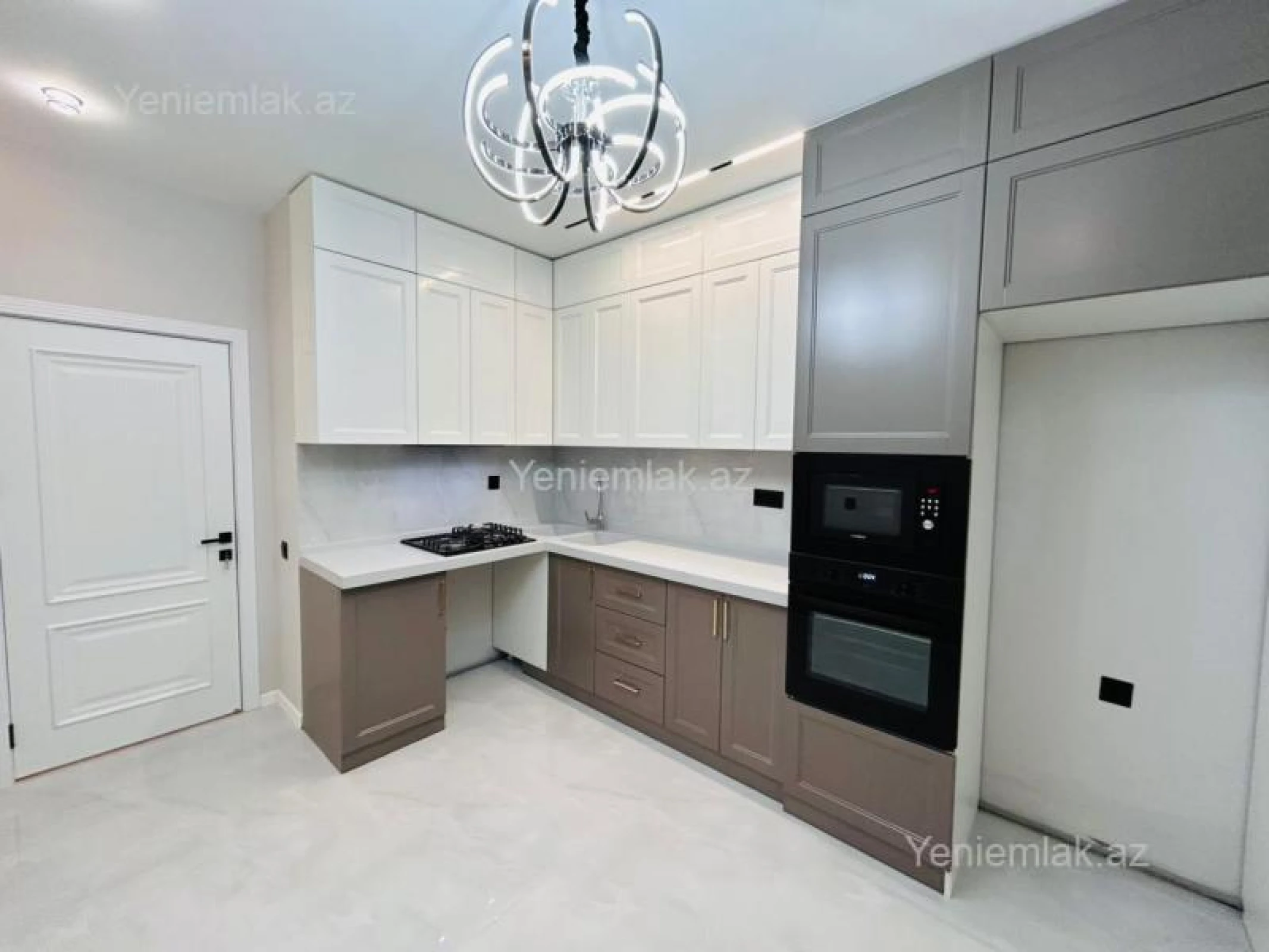 Satılır 2 otaqlı yeni tikili 84 m²