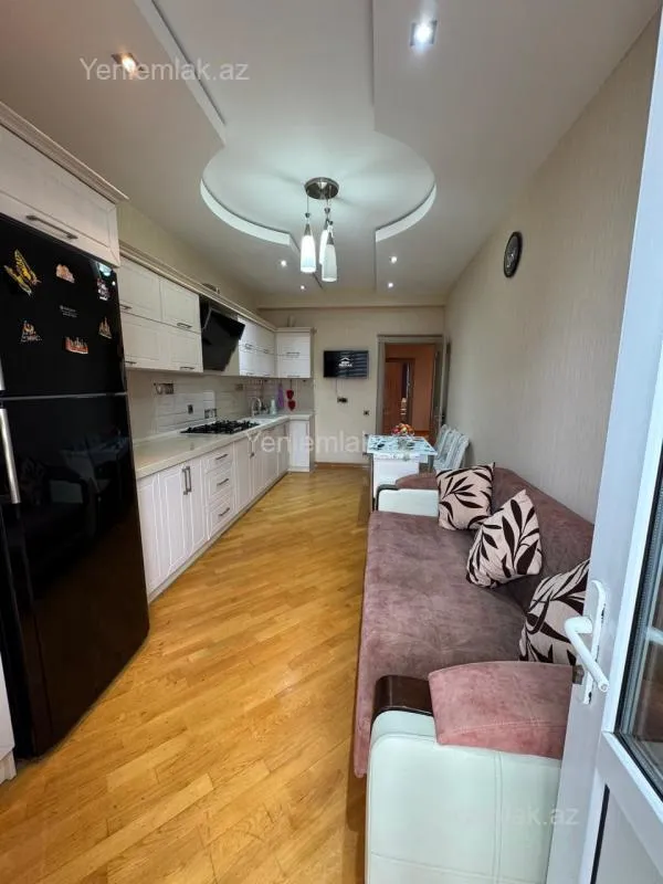 Satılır 3 otaqlı yeni tikili 127 m²