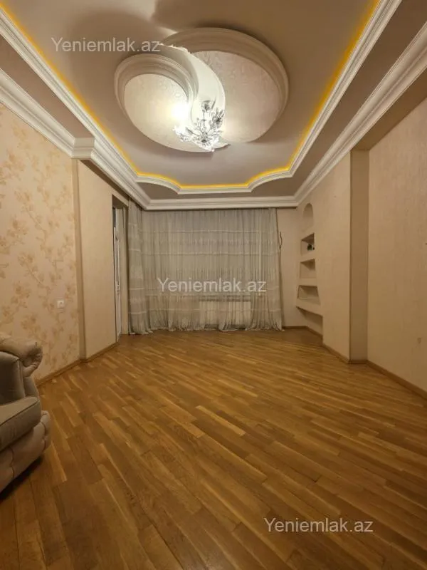 Satılır 3 otaqlı yeni tikili 130 m²