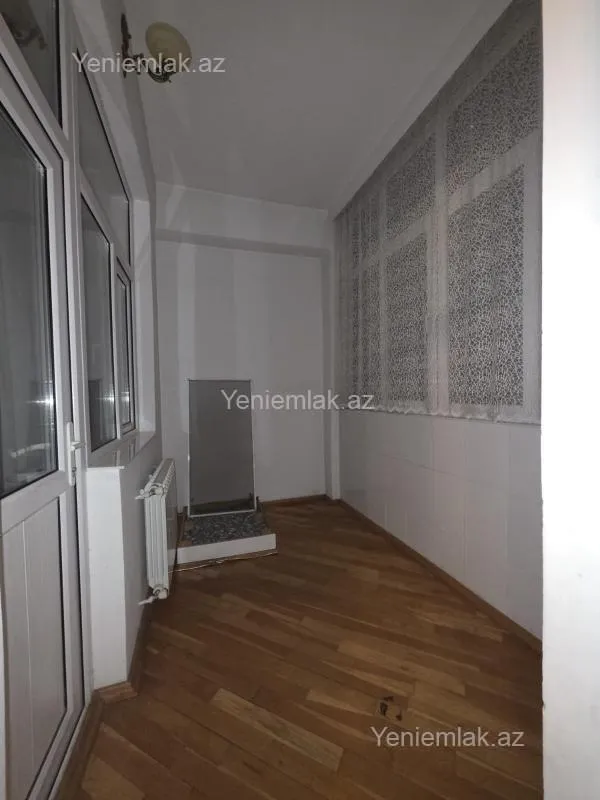 Satılır 3 otaqlı yeni tikili 130 m²