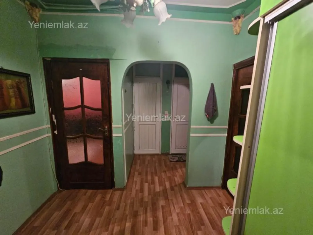 Satılır 3 otaqlı köhnə tikili 75 m²