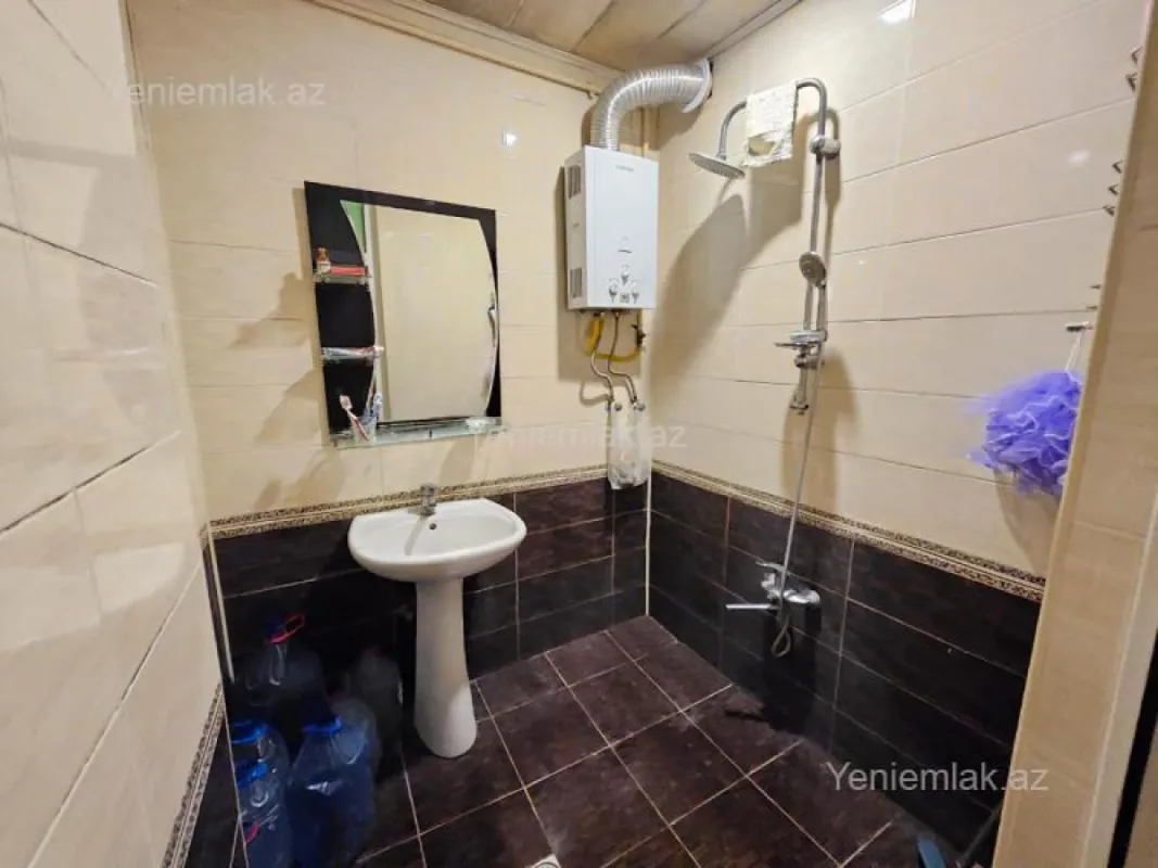 Satılır 3 otaqlı köhnə tikili 75 m²