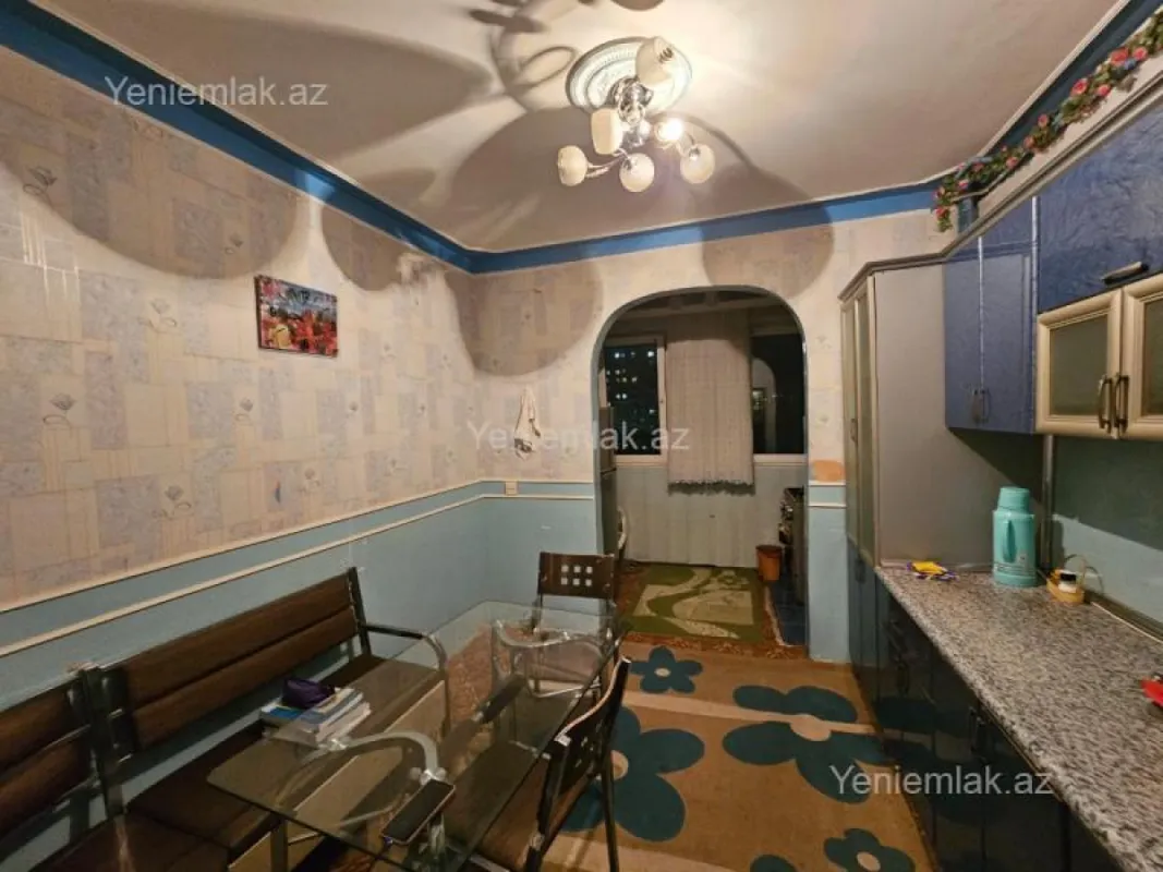 Satılır 3 otaqlı köhnə tikili 75 m²