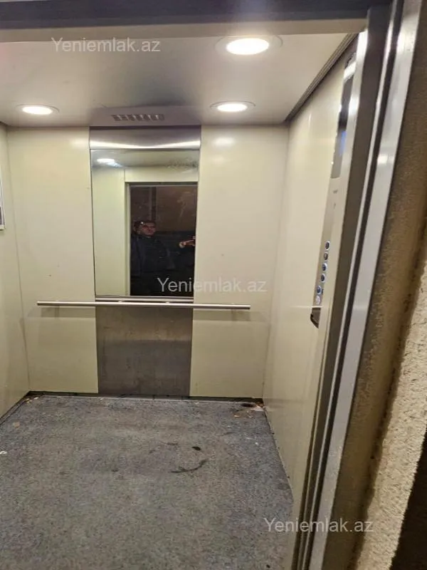 Satılır 3 otaqlı köhnə tikili 75 m²