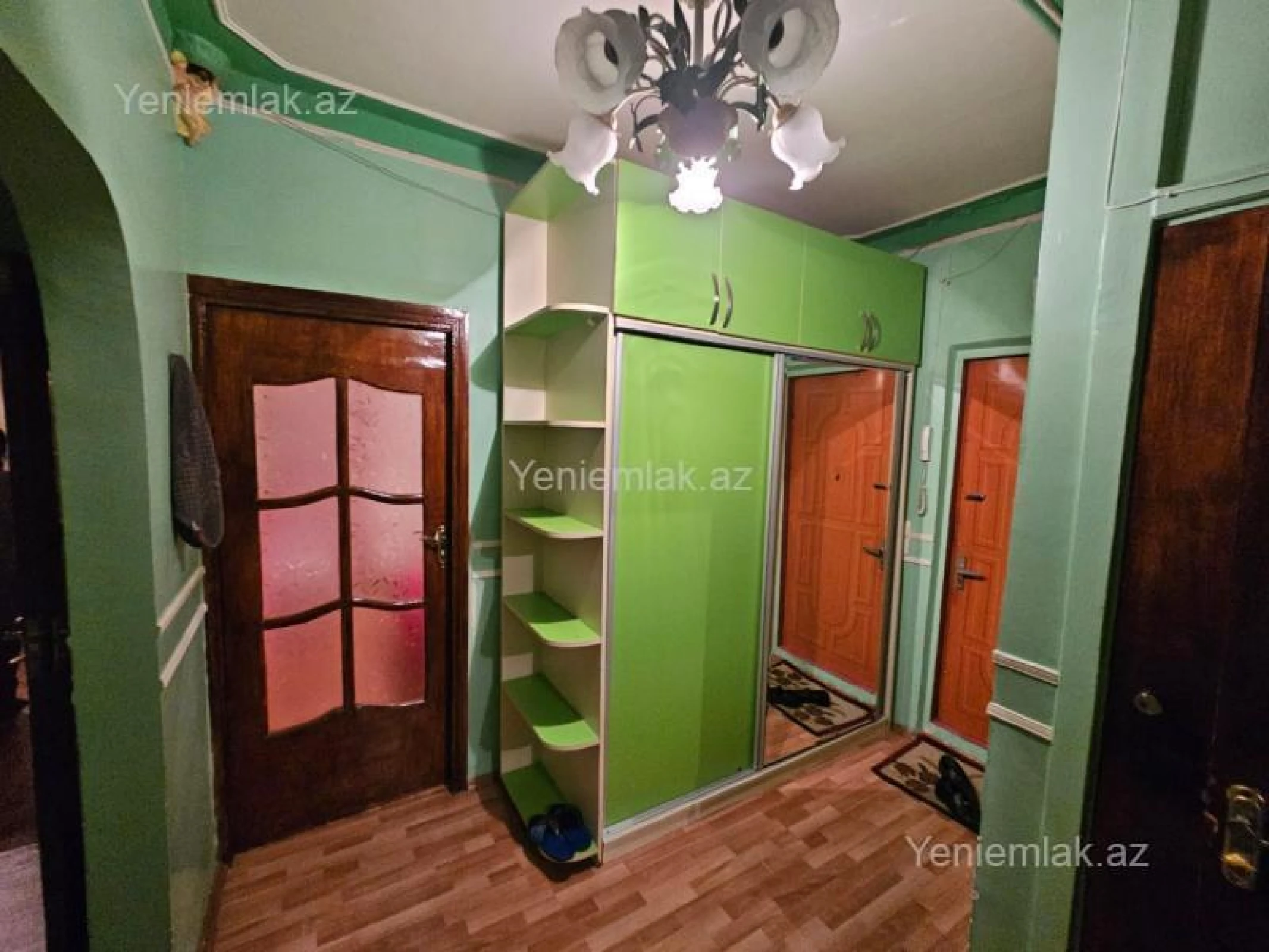 Satılır 3 otaqlı köhnə tikili 75 m²