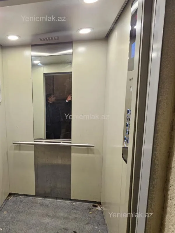 Satılır 3 otaqlı köhnə tikili 75 m²