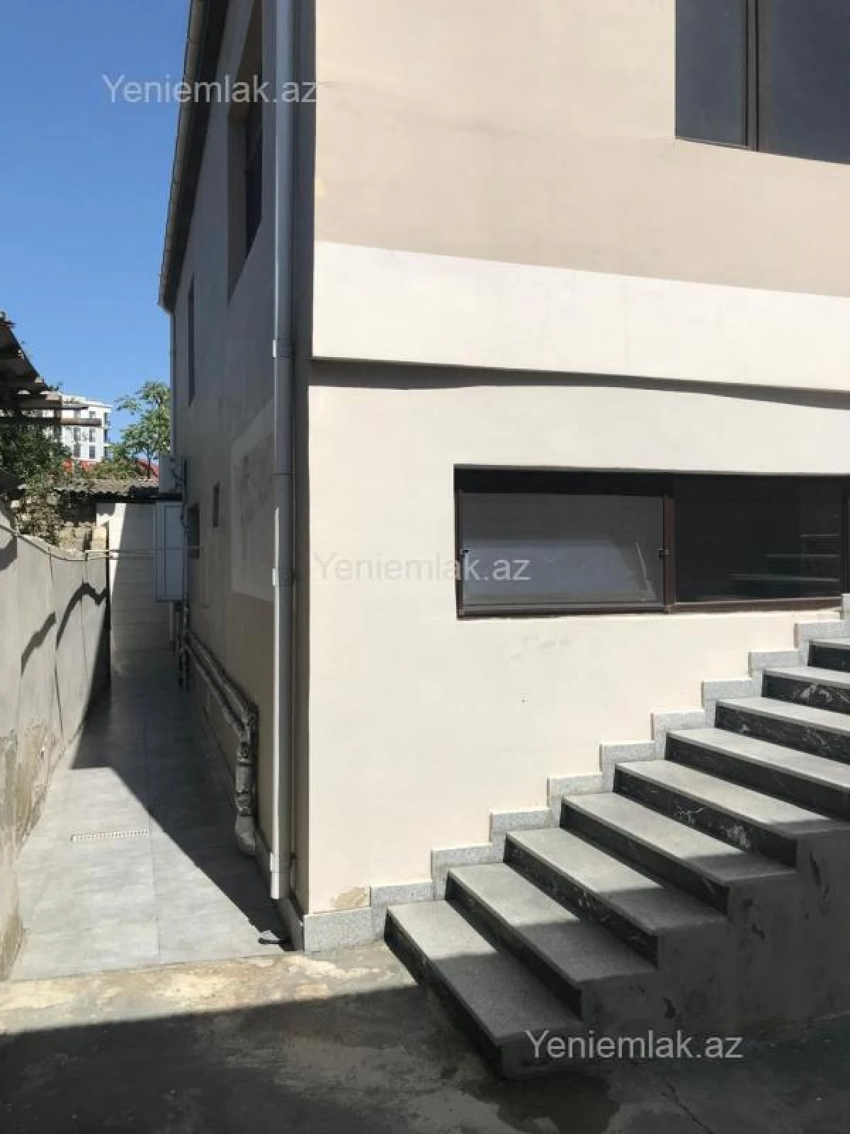 Satılır 7 otaqlı həyət evi 230 m²