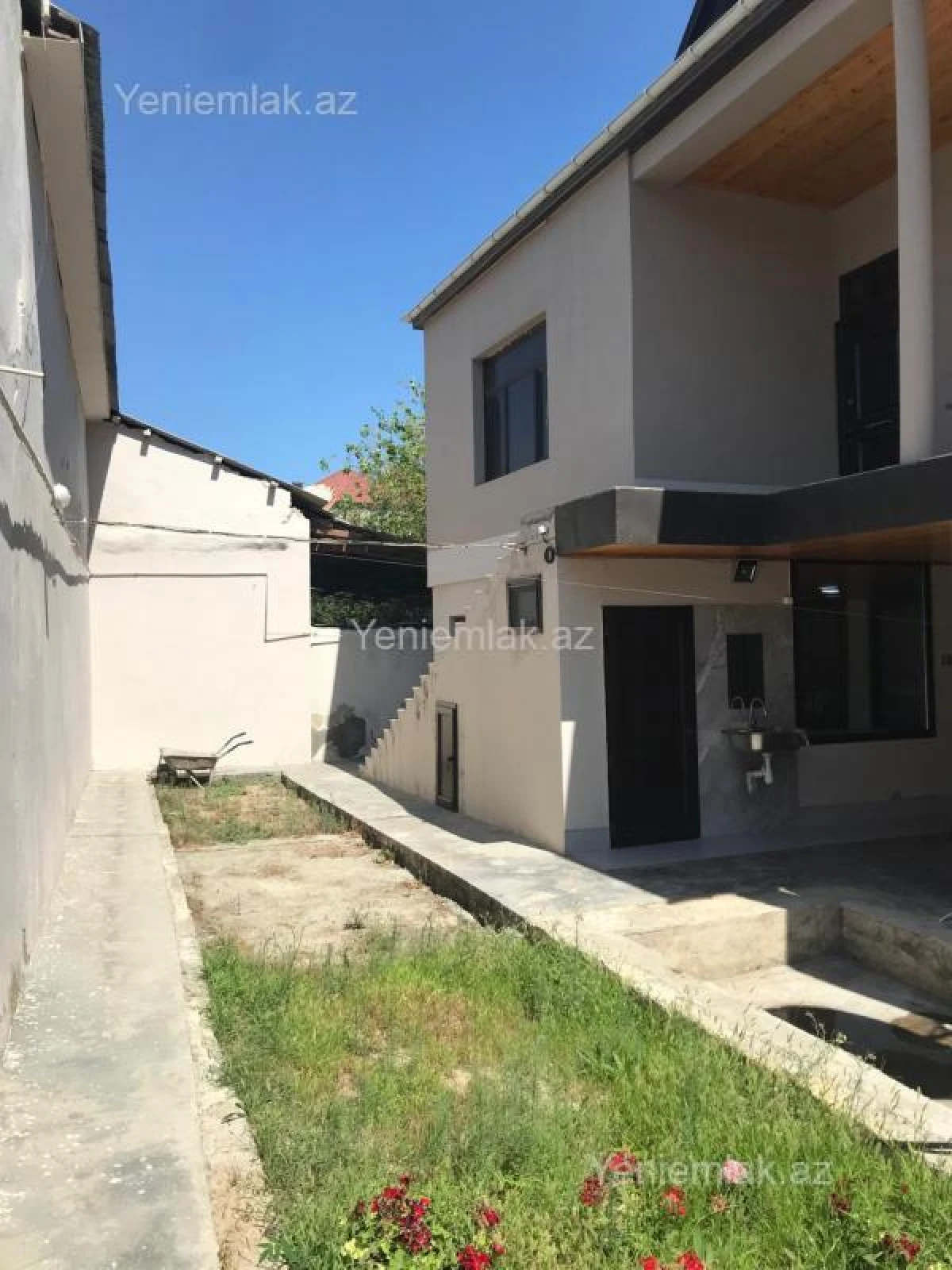 Satılır 7 otaqlı həyət evi 230 m²