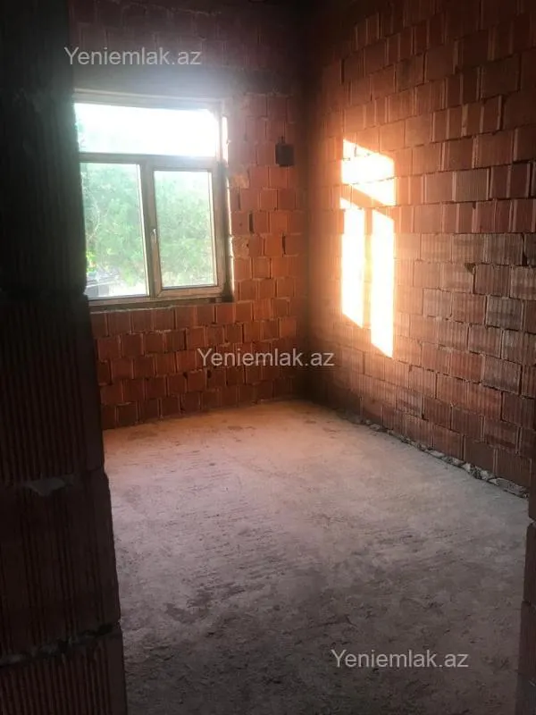 Satılır 7 otaqlı həyət evi 230 m²