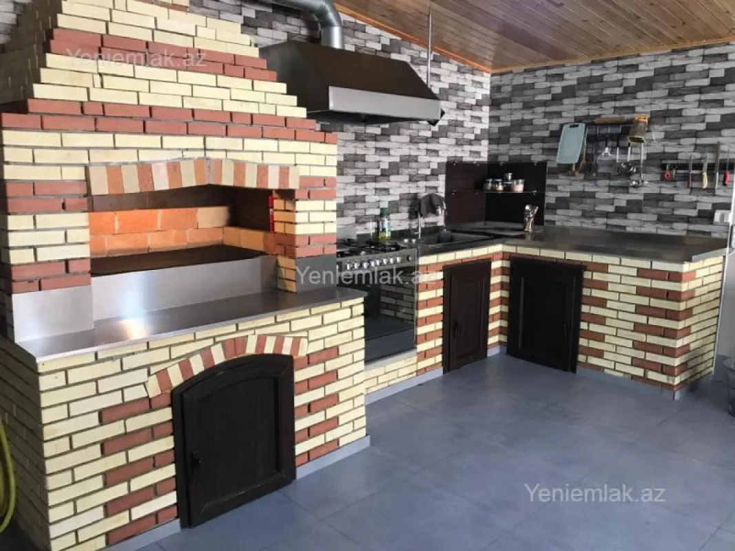 Satılır 7 otaqlı həyət evi 230 m²
