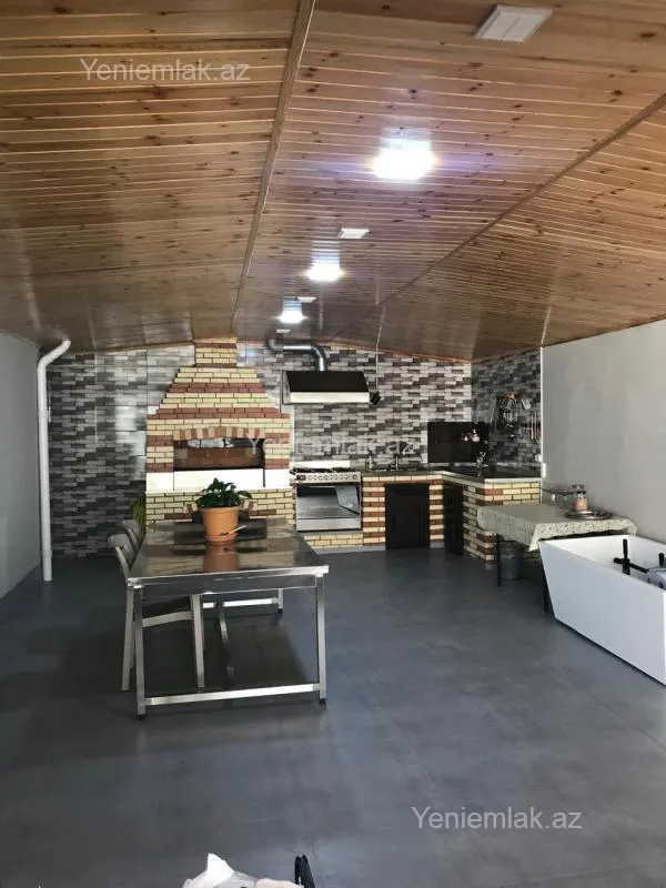 Satılır 7 otaqlı həyət evi 230 m²