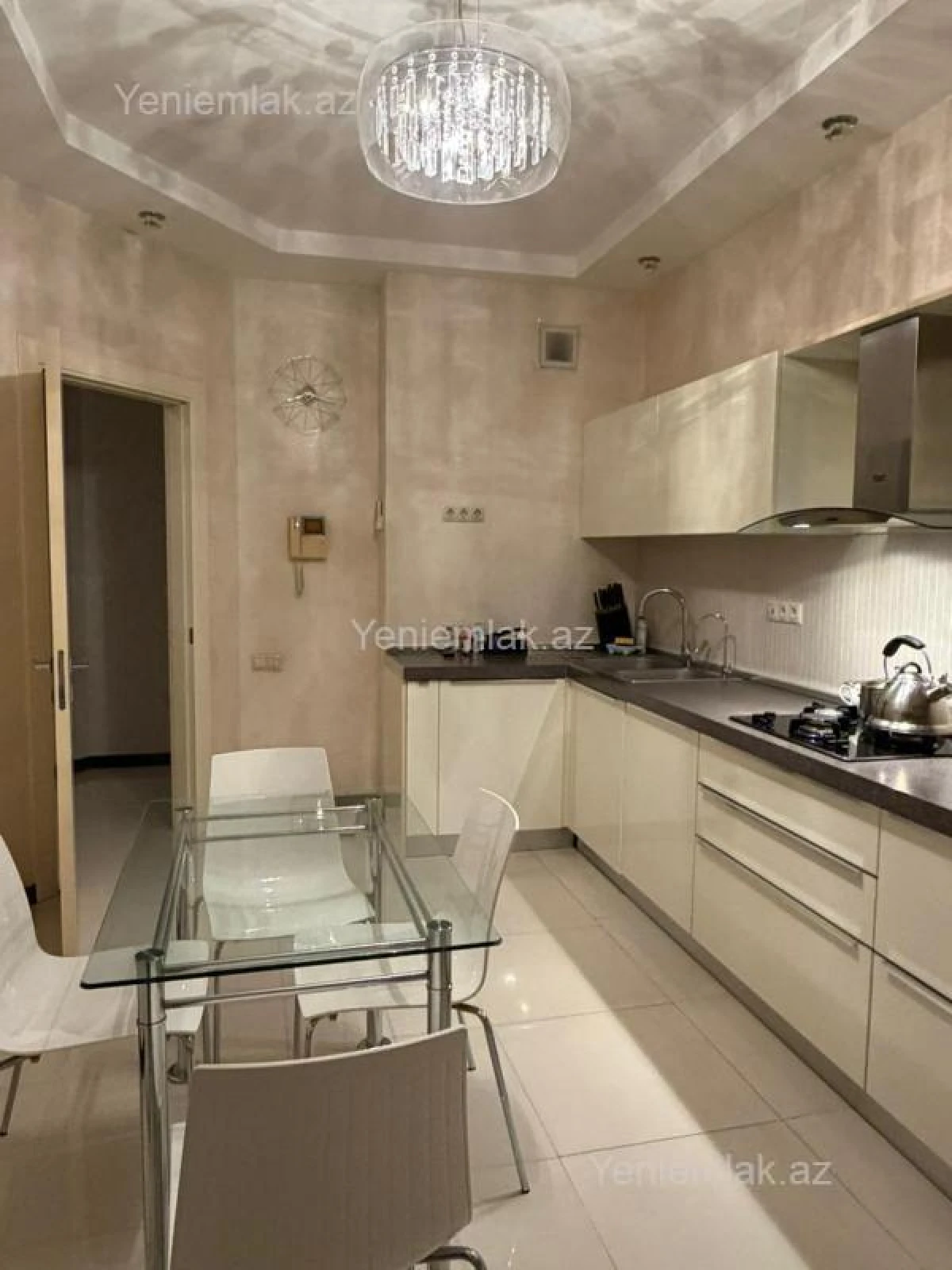 Satılır 3 otaqlı yeni tikili 130 m²