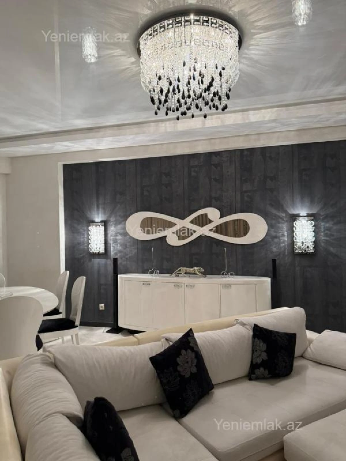 Satılır 3 otaqlı yeni tikili 130 m²