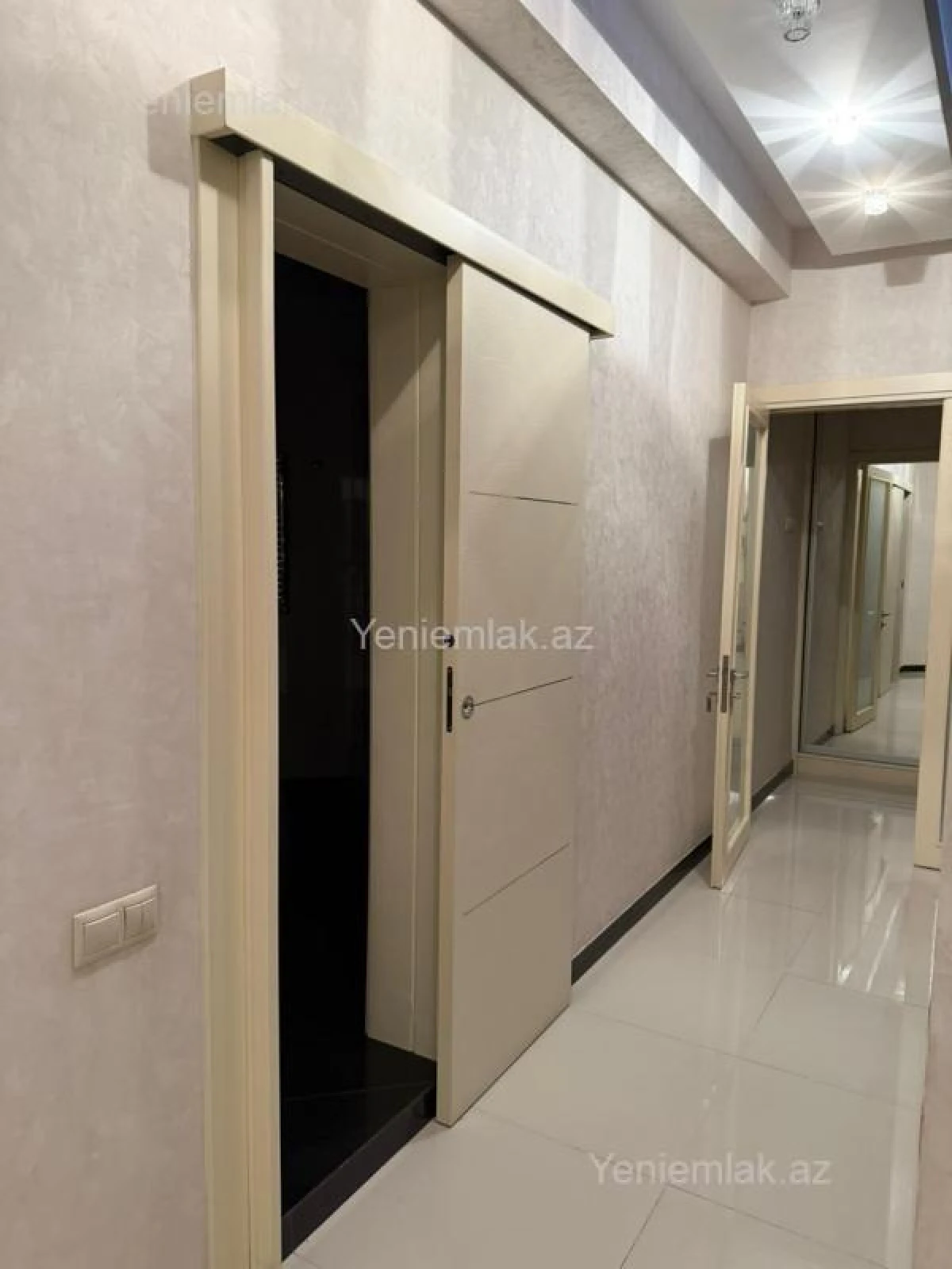 Satılır 3 otaqlı yeni tikili 130 m²