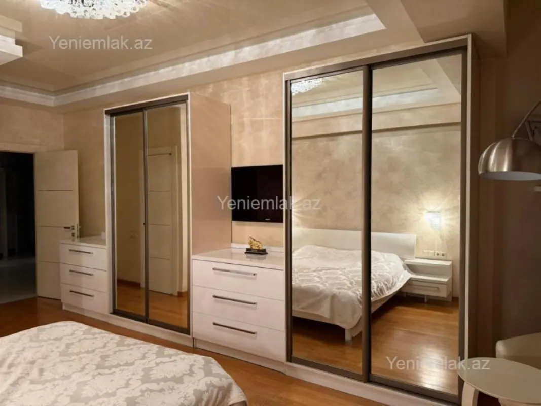 Satılır 3 otaqlı yeni tikili 130 m²