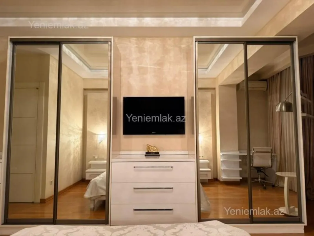 Satılır 3 otaqlı yeni tikili 130 m²