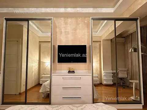 Satılır 3 otaqlı yeni tikili 130 m²