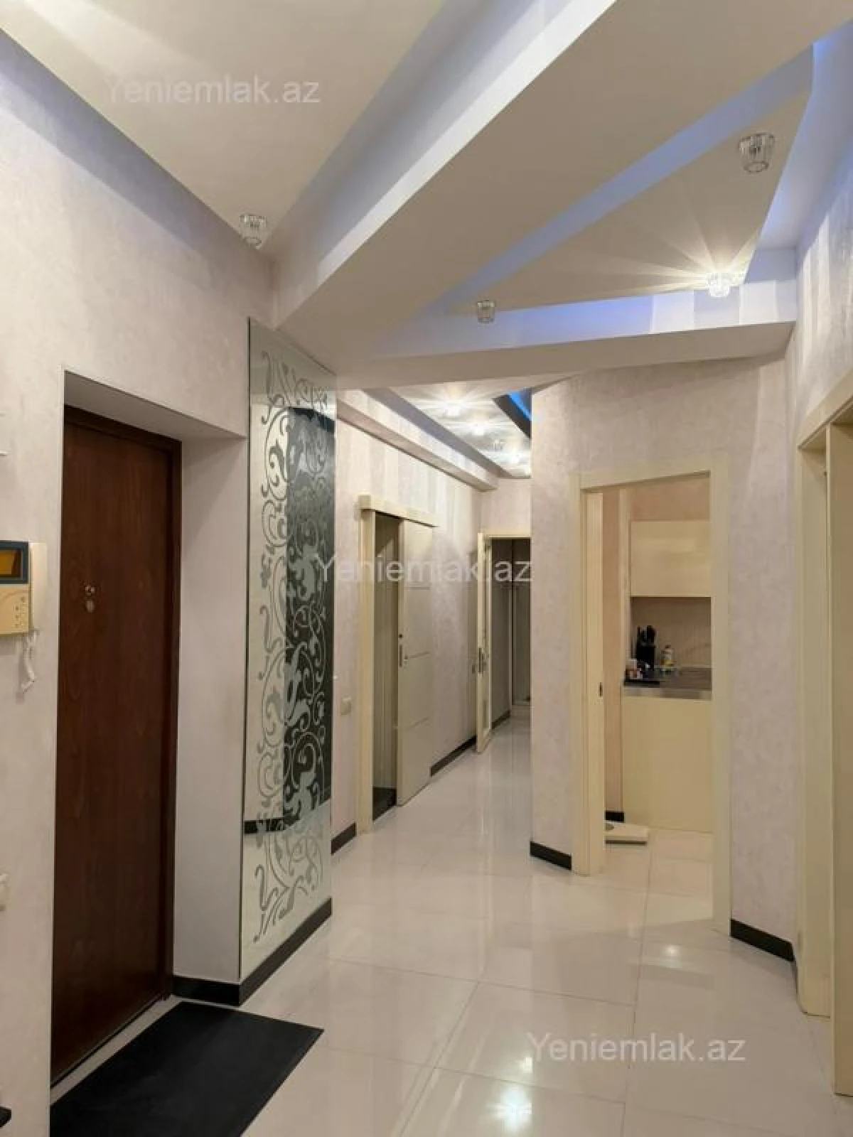 Satılır 3 otaqlı yeni tikili 130 m²