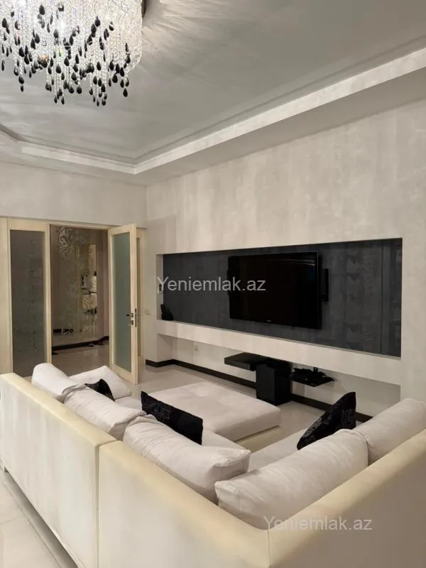 Satılır 3 otaqlı yeni tikili 130 m²