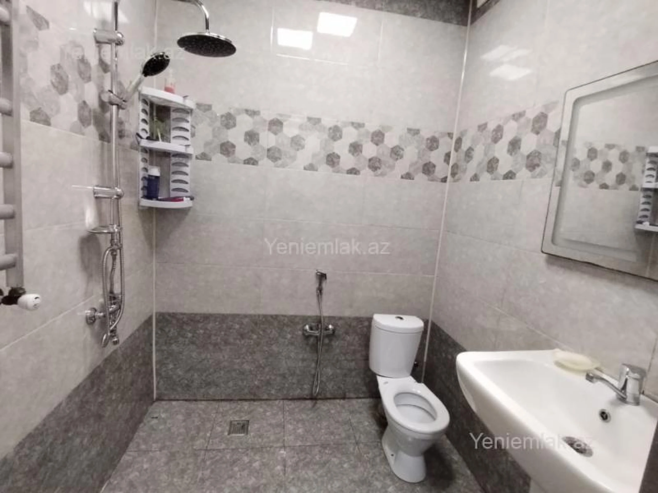 Satılır 3 otaqlı köhnə tikili 70 m²