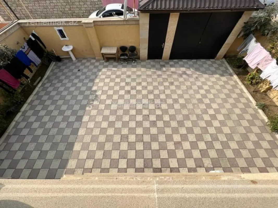 Satılır 7 otaqlı həyət evi 240 m²
