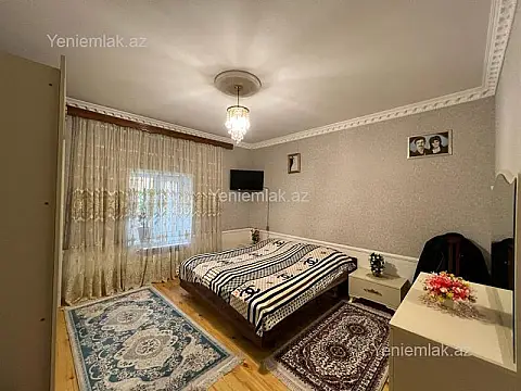 Satılır 7 otaqlı həyət evi 240 m²