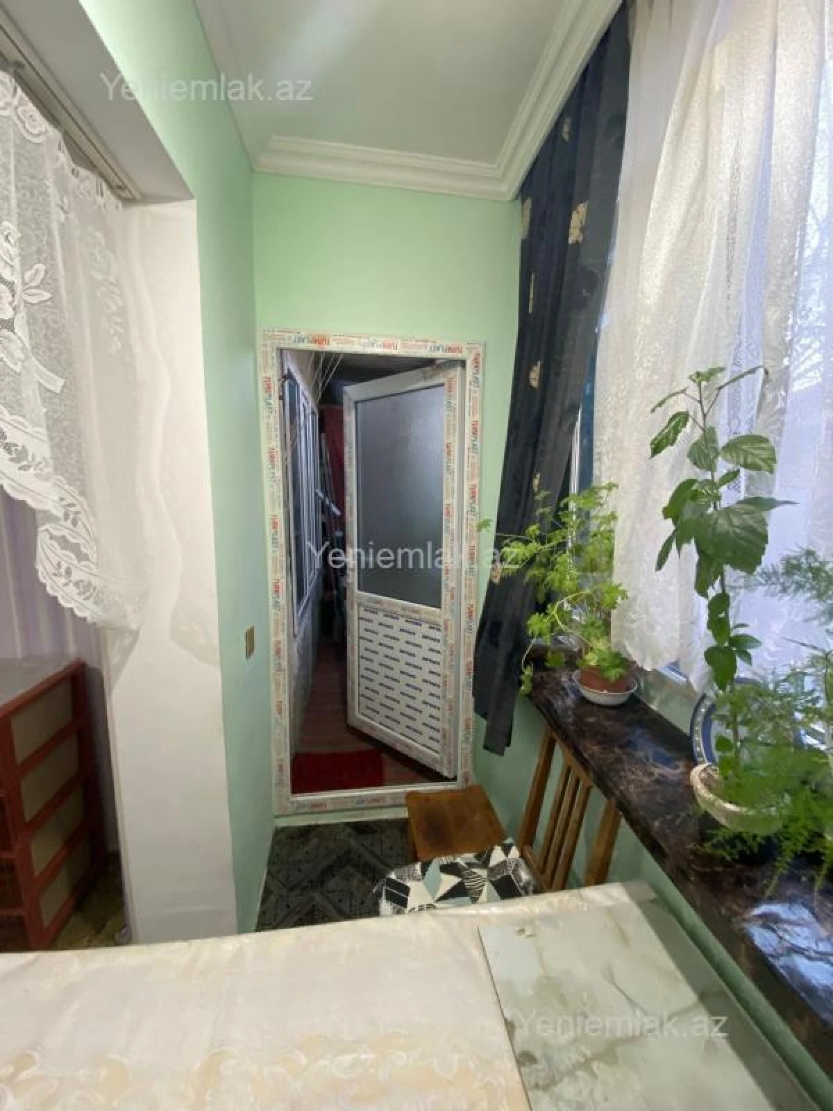Satılır 2 otaqlı köhnə tikili 65 m²
