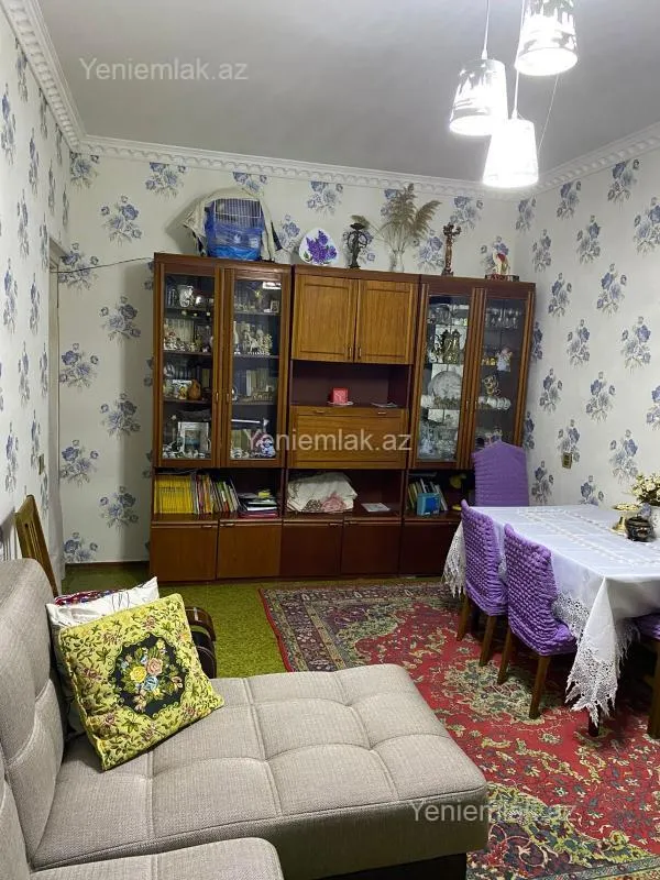 Satılır 2 otaqlı köhnə tikili 65 m²