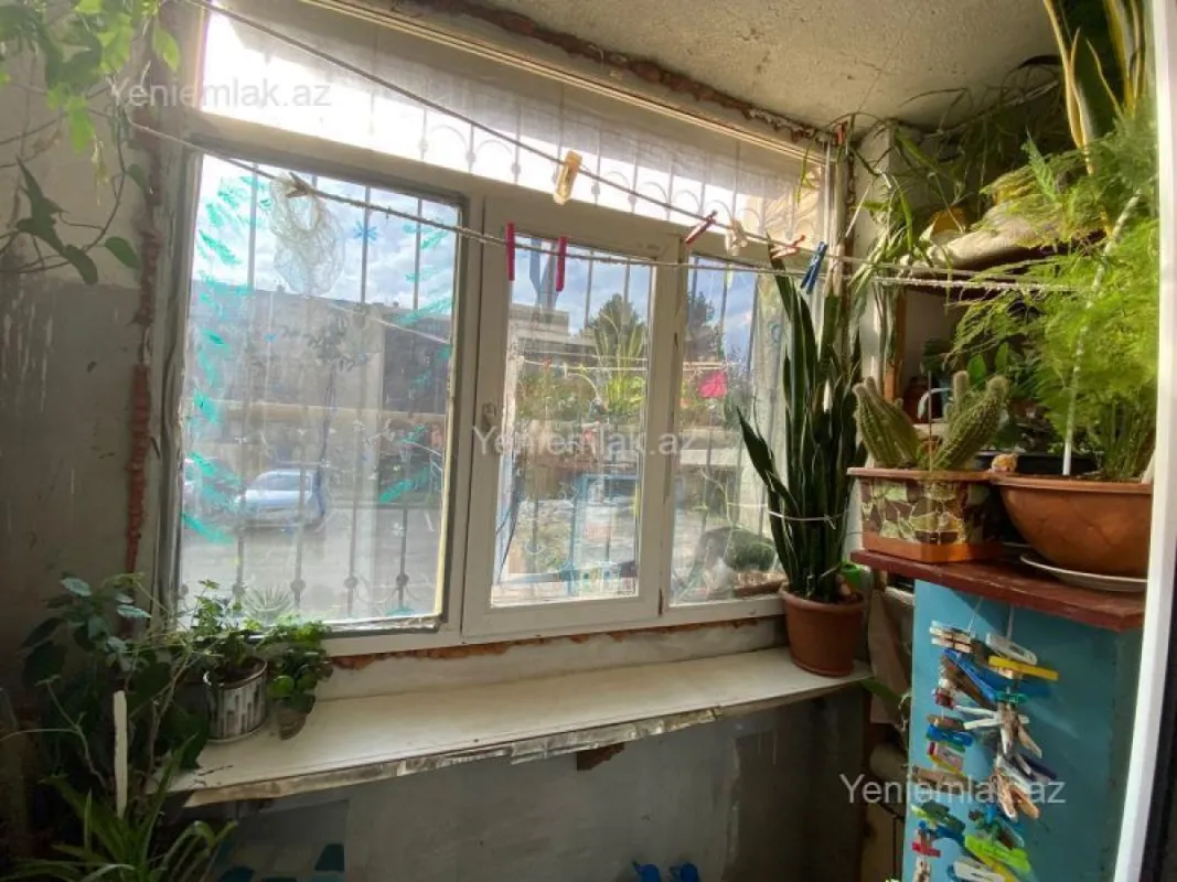 Satılır 2 otaqlı köhnə tikili 65 m²