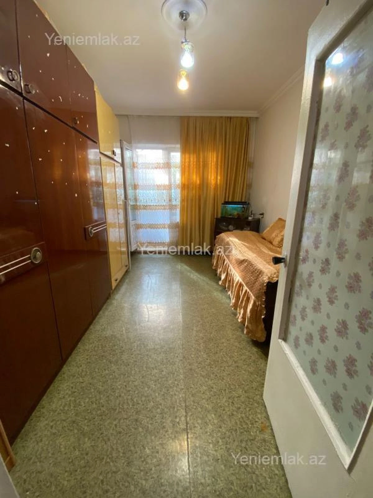 Satılır 2 otaqlı köhnə tikili 65 m²