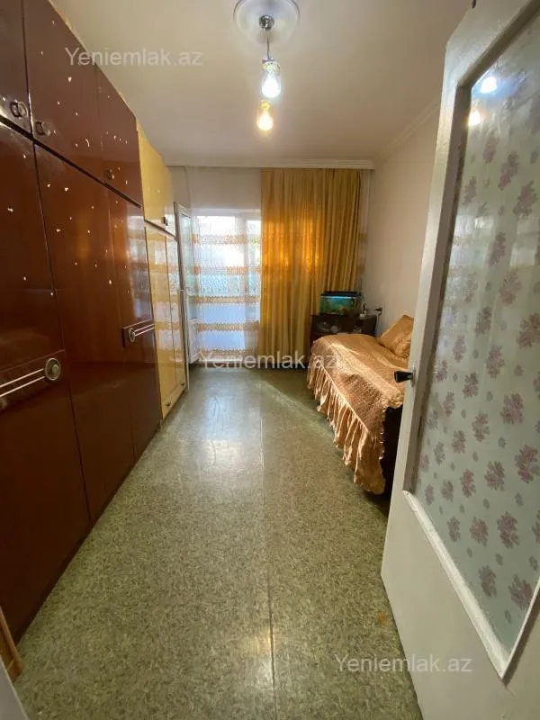 Satılır 2 otaqlı köhnə tikili 65 m²