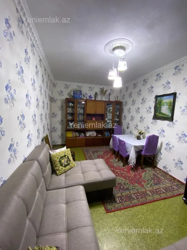 Satılır 2 otaqlı köhnə tikili 65 m²