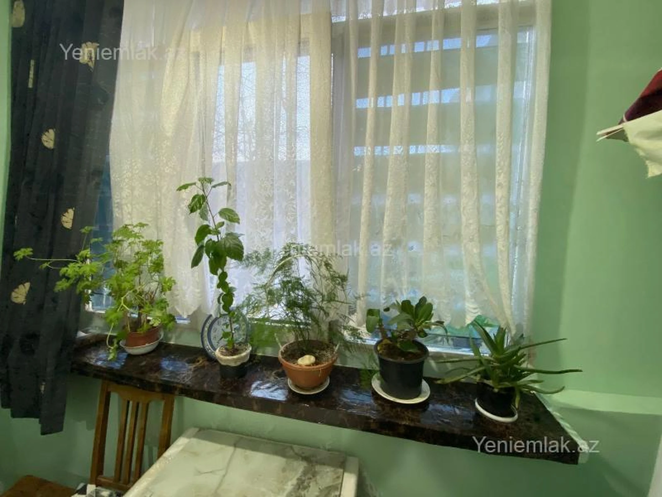 Satılır 2 otaqlı köhnə tikili 65 m²