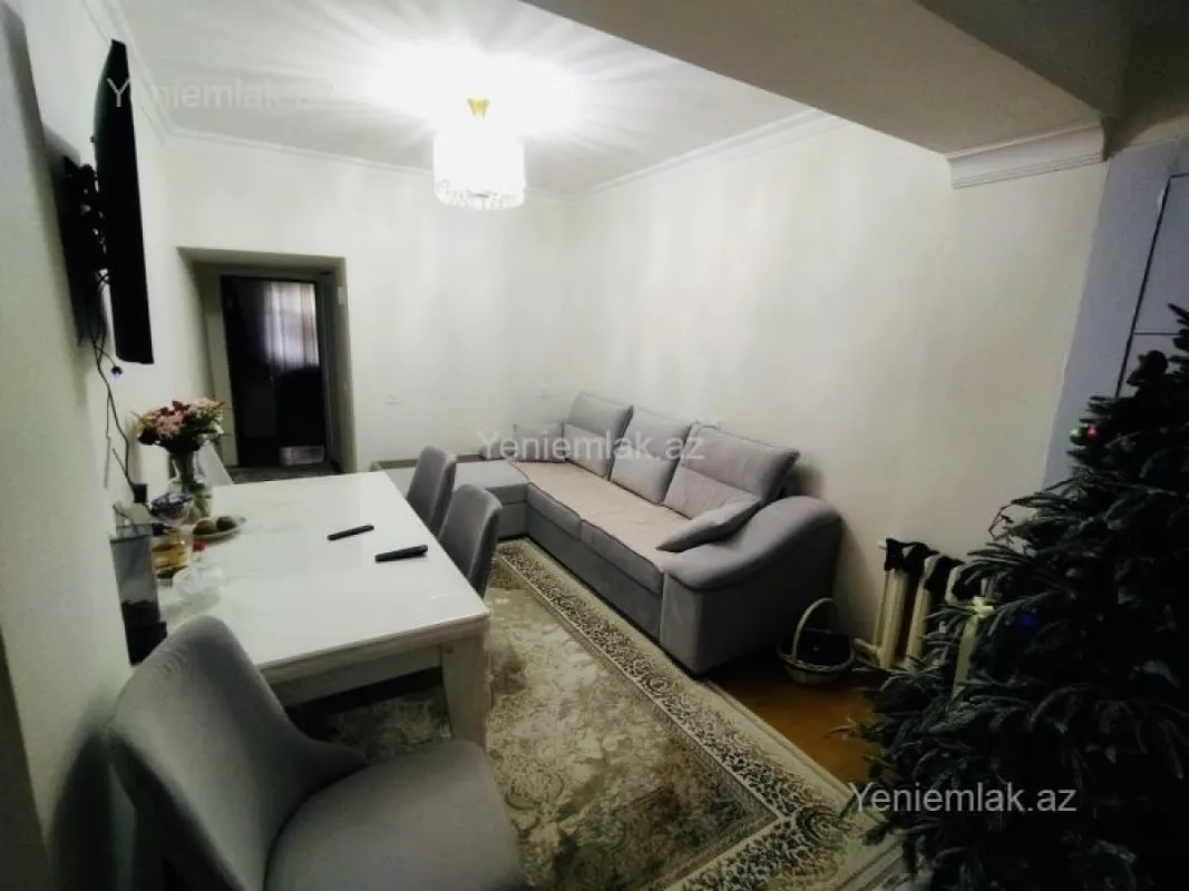 Satılır 2 otaqlı köhnə tikili 35 m²