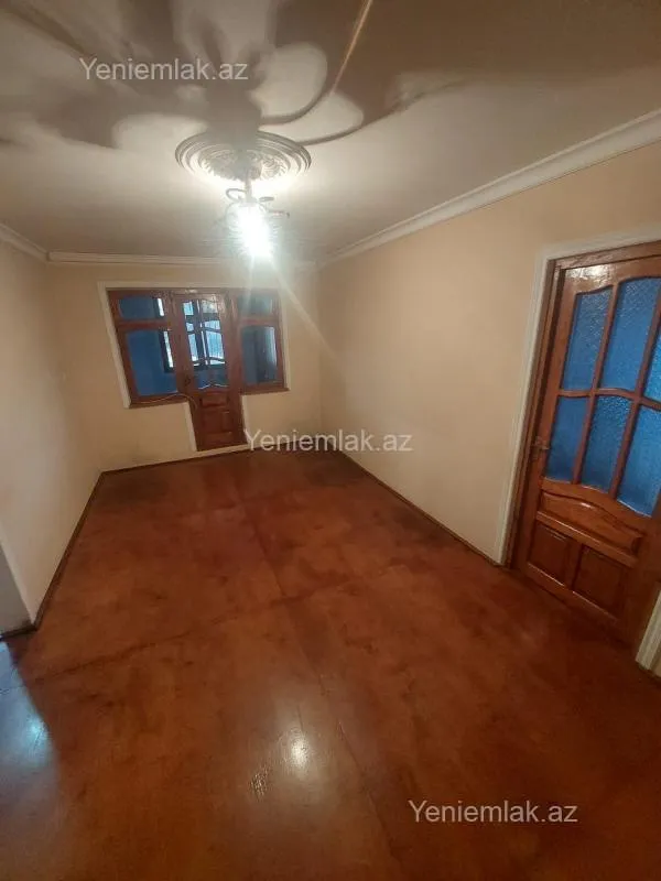 Satılır 2 otaqlı köhnə tikili 48 m²