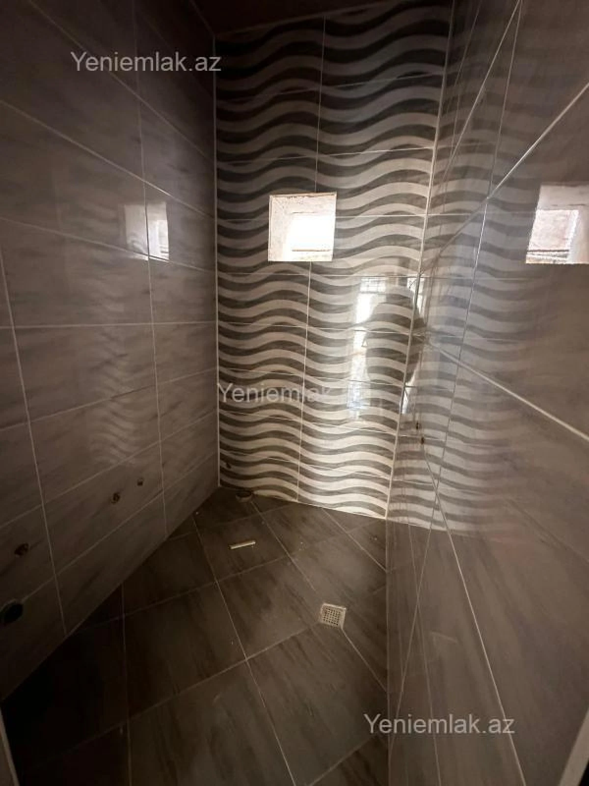 Satılır 5 otaqlı həyət evi 175 m²