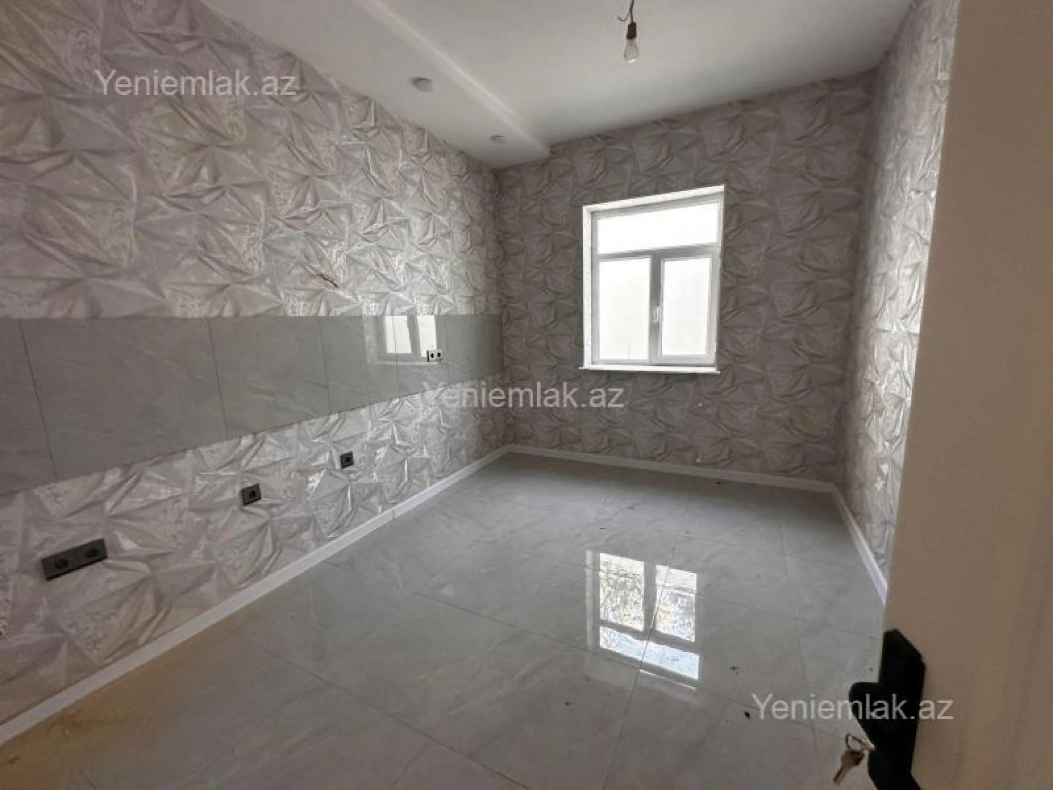Satılır 5 otaqlı həyət evi 175 m²