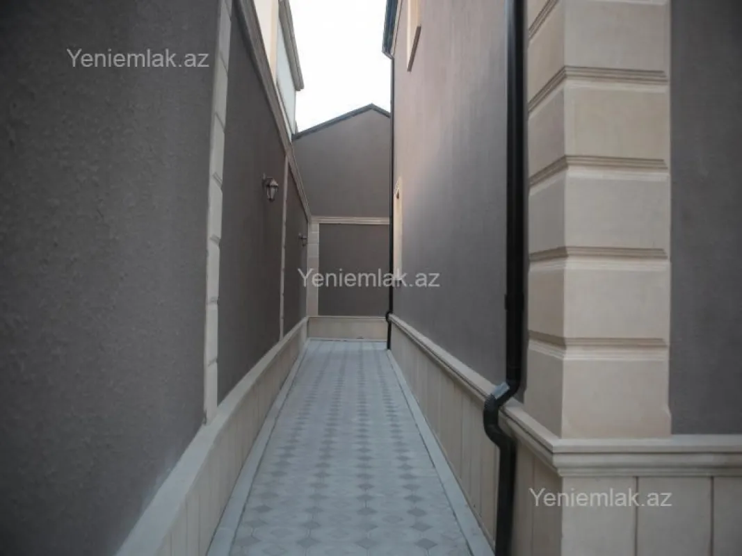 Satılır 6 otaqlı həyət evi 375 m²