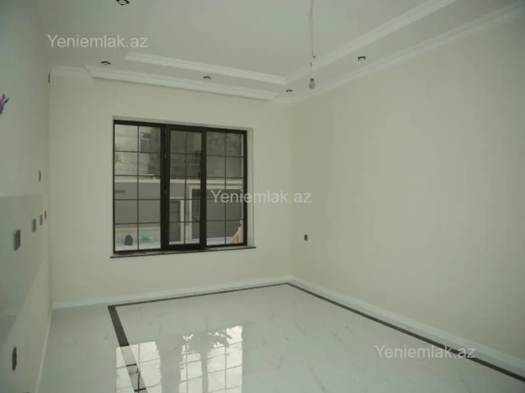 Satılır 6 otaqlı həyət evi 375 m²