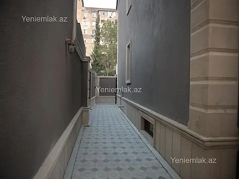 Satılır 6 otaqlı həyət evi 375 m²