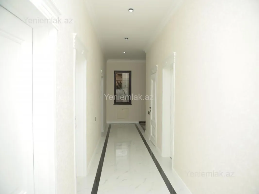 Satılır 6 otaqlı həyət evi 375 m²