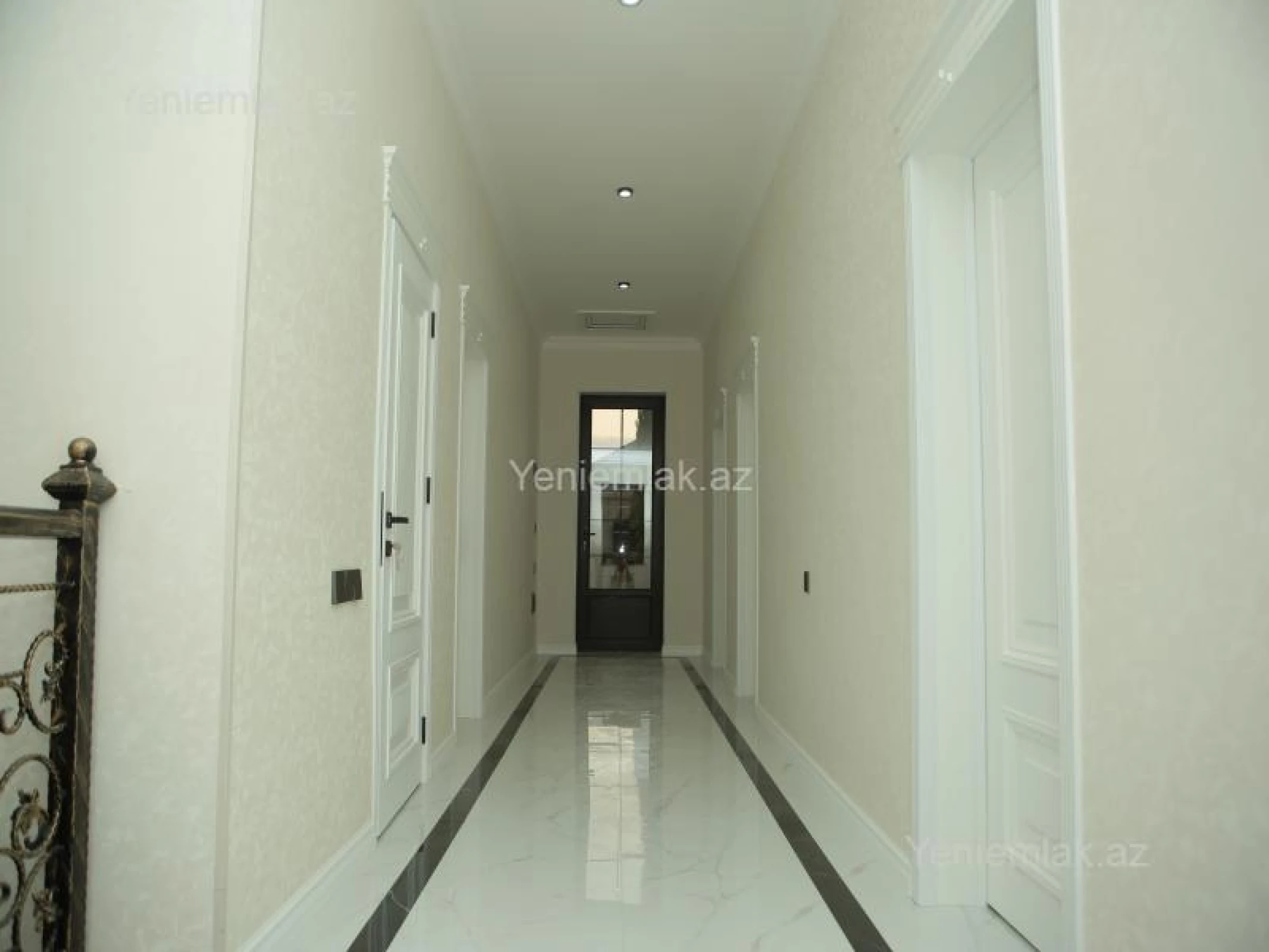 Satılır 6 otaqlı həyət evi 375 m²