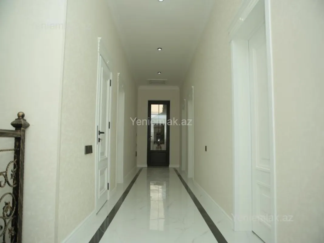 Satılır 6 otaqlı həyət evi 375 m²