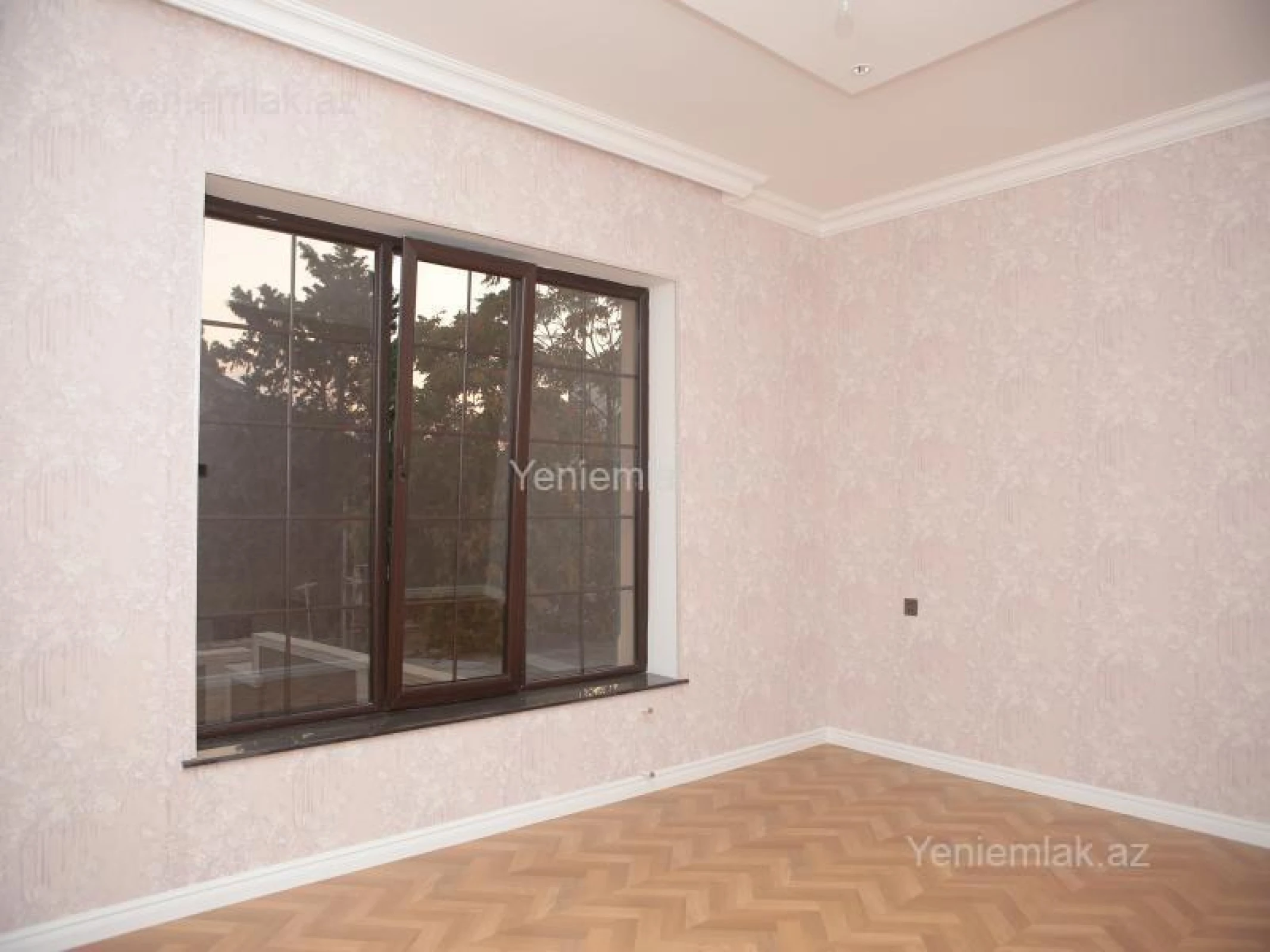 Satılır 6 otaqlı həyət evi 375 m²