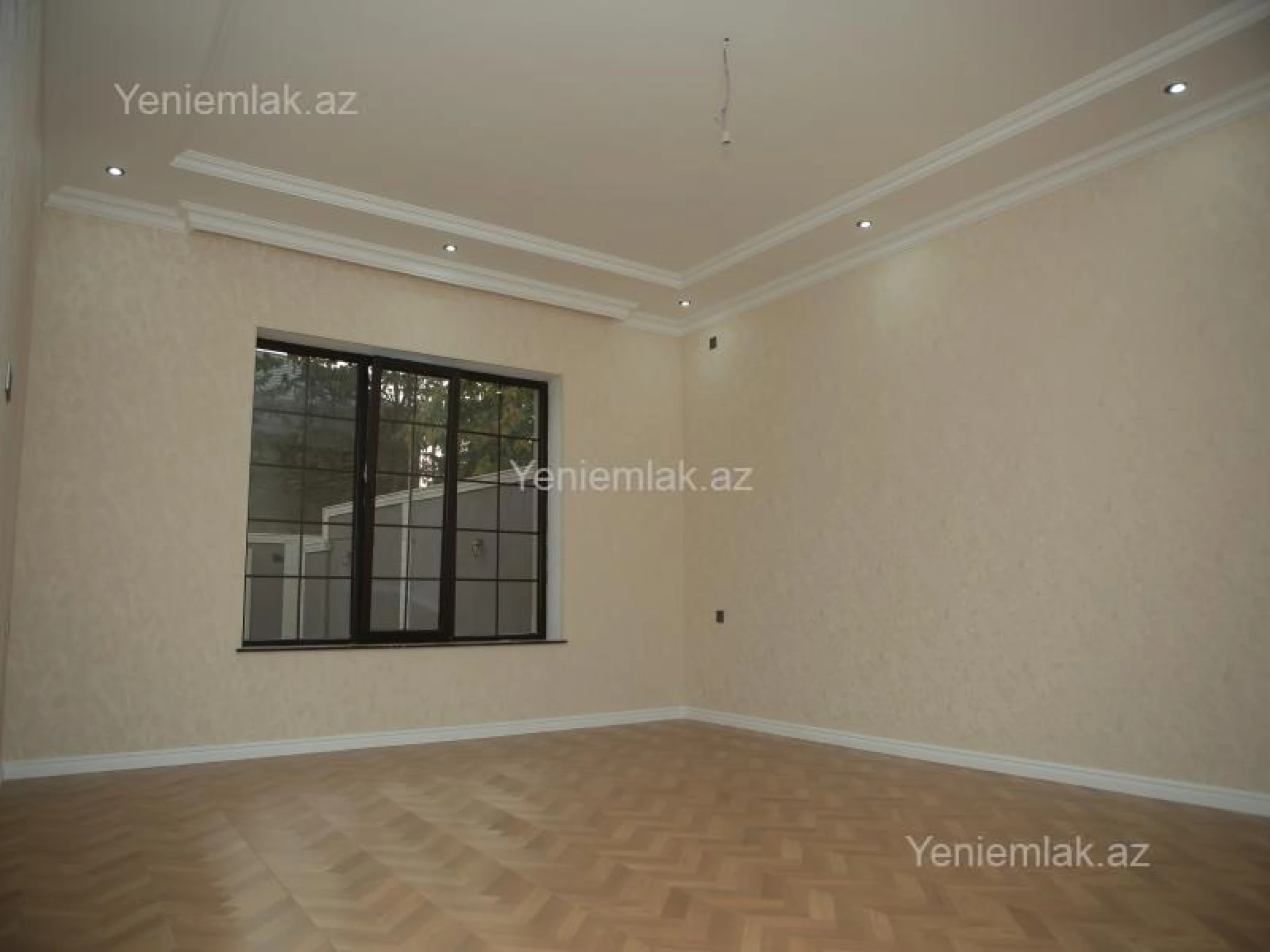 Satılır 6 otaqlı həyət evi 375 m²